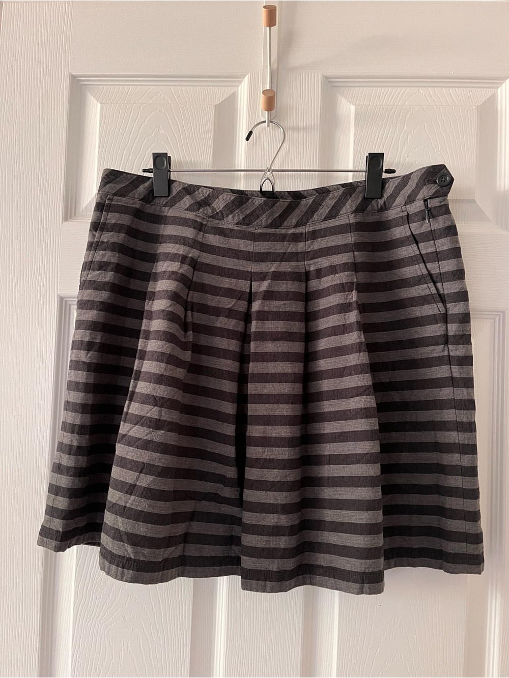GAP Striped Black & Gray Women’s A-Line Mini Skirt